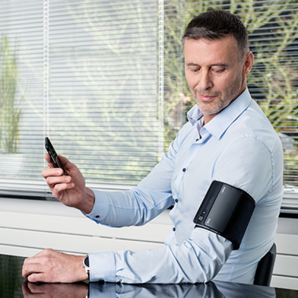 Omron Evolv - Smartphone Compatible Wireless Bluetooth Blood Pressure Monitor