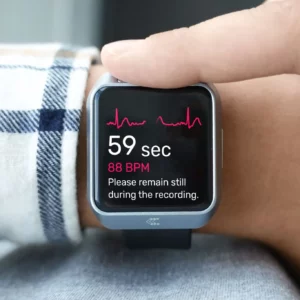 TeltoHeart ECG smartwatch displaying heart rate data